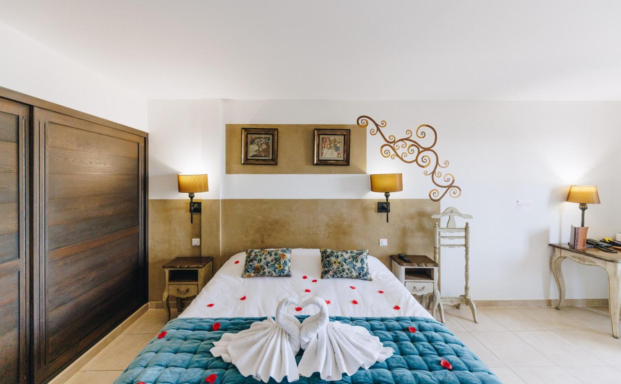 Hotel Liberata & Spa LʼÎle-Rousse 客房 照片